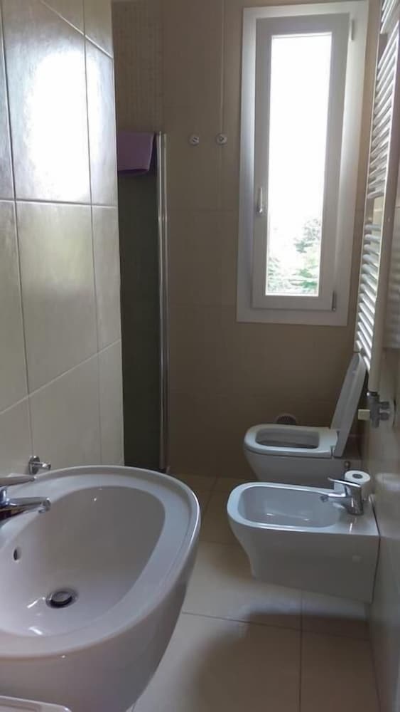 Economy Quadruple Room, Shared Bathroom photo 3