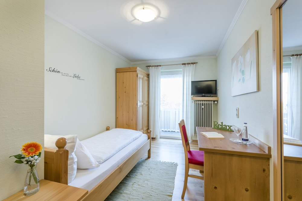 Single Room photo 2