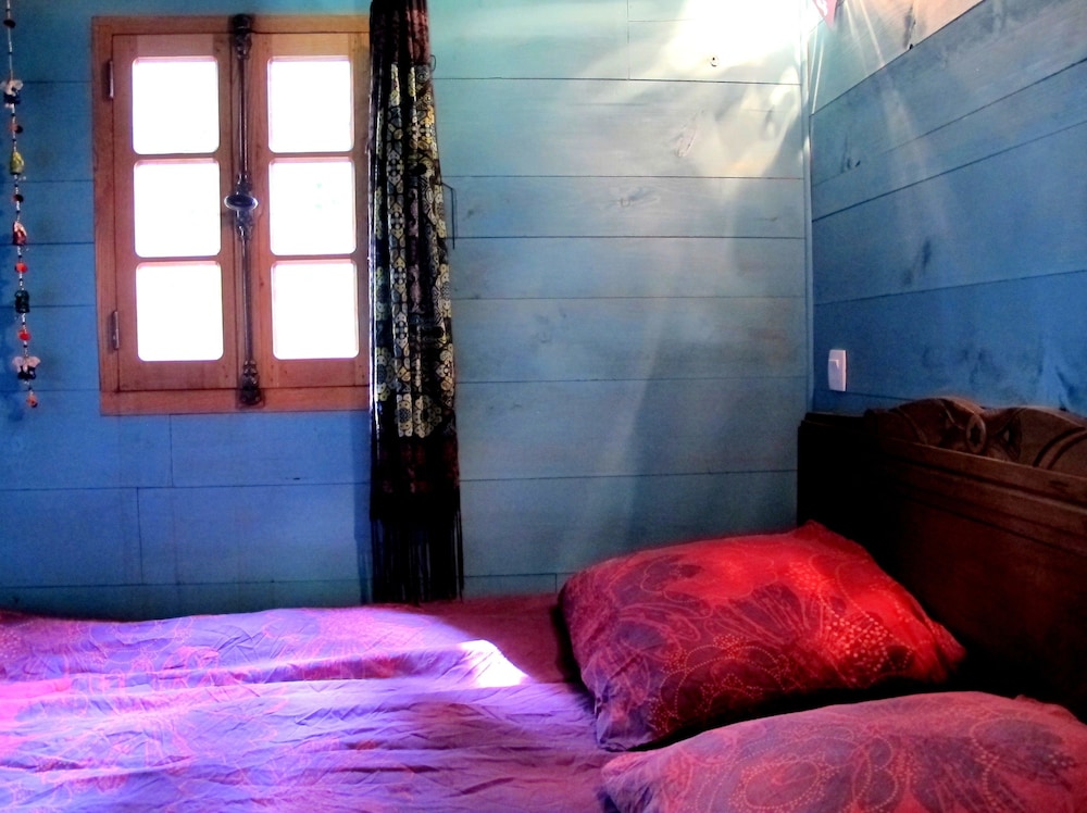 Cabin (Mauve)