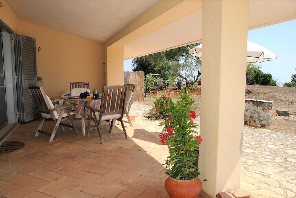 Villa, 2 Bedrooms, Balcony, Garden View photo 1