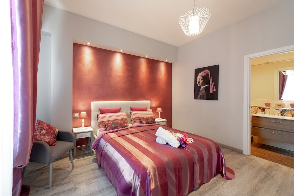 Deluxe Double Room, 1 Double Bed photo 2