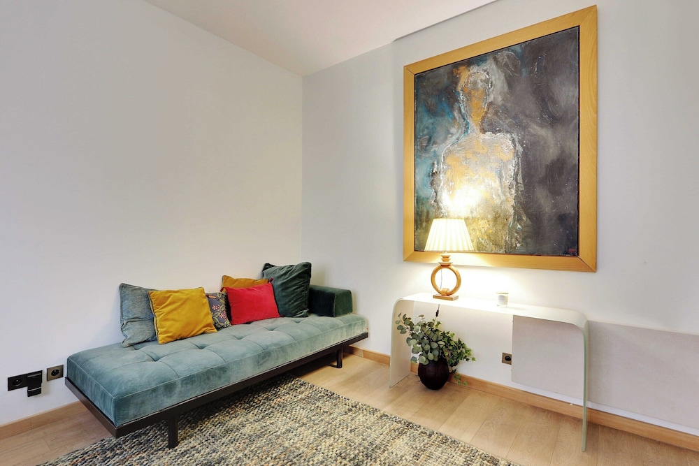 Apartment photo 2