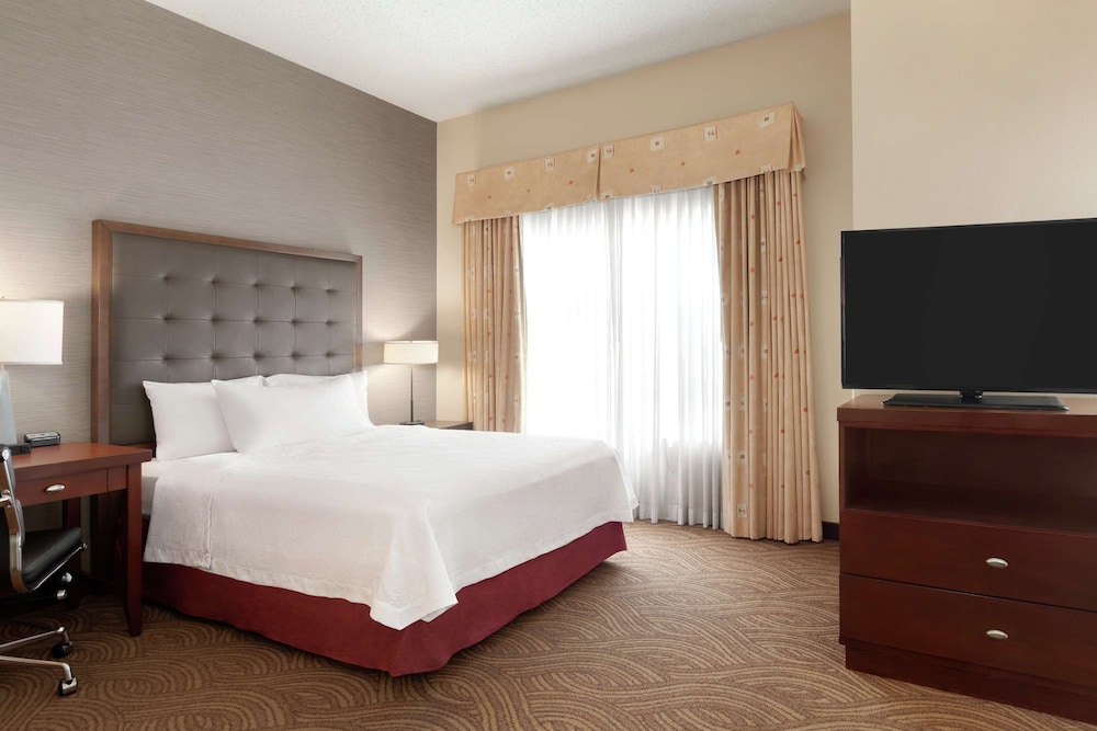 Studio, 1 Queen Bed, Accessible, City View (Bathtub) photo 1