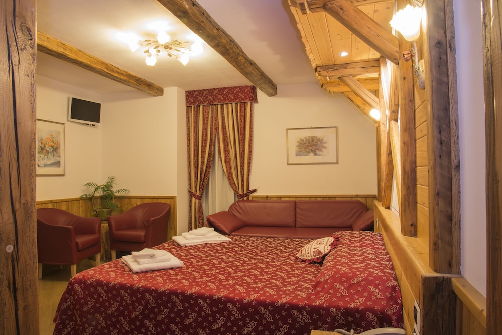 Double or Twin Room photo 3
