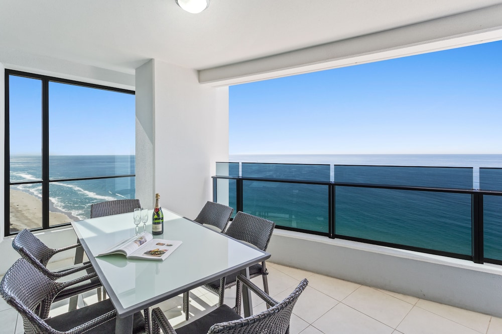 Luxury Apartment, 3 Bedrooms, 2 Bathrooms, Ocean View photo 1