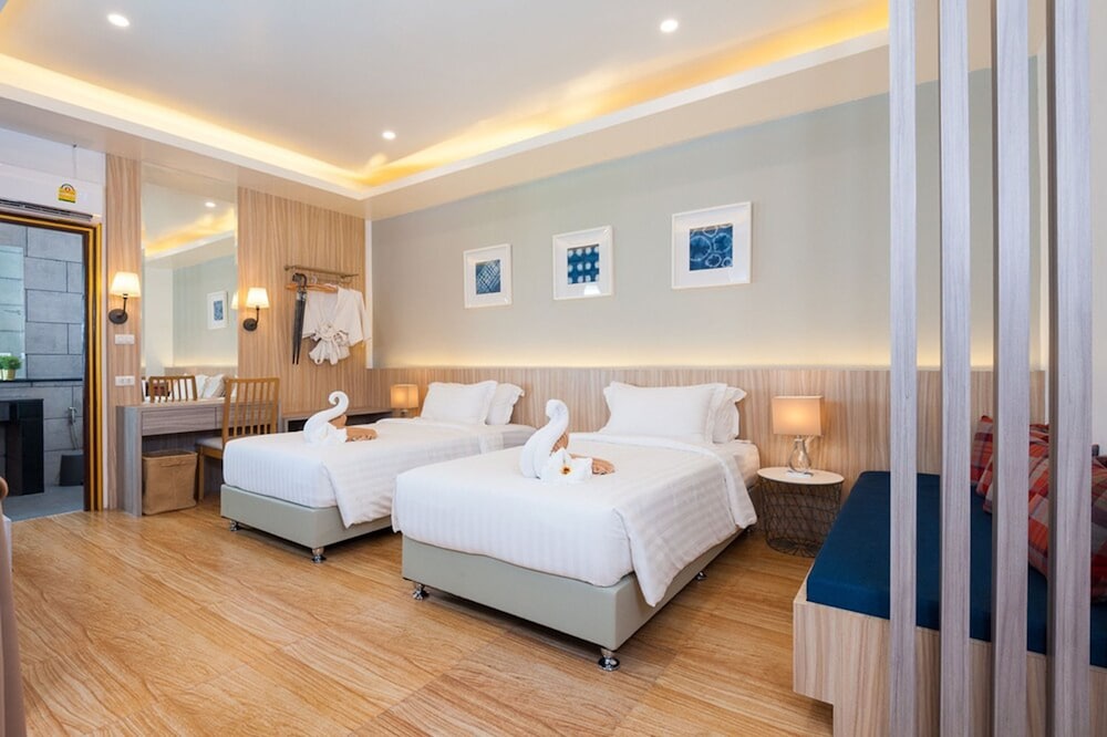 Family Room, 2 Bedrooms, Resort View - Photo 3