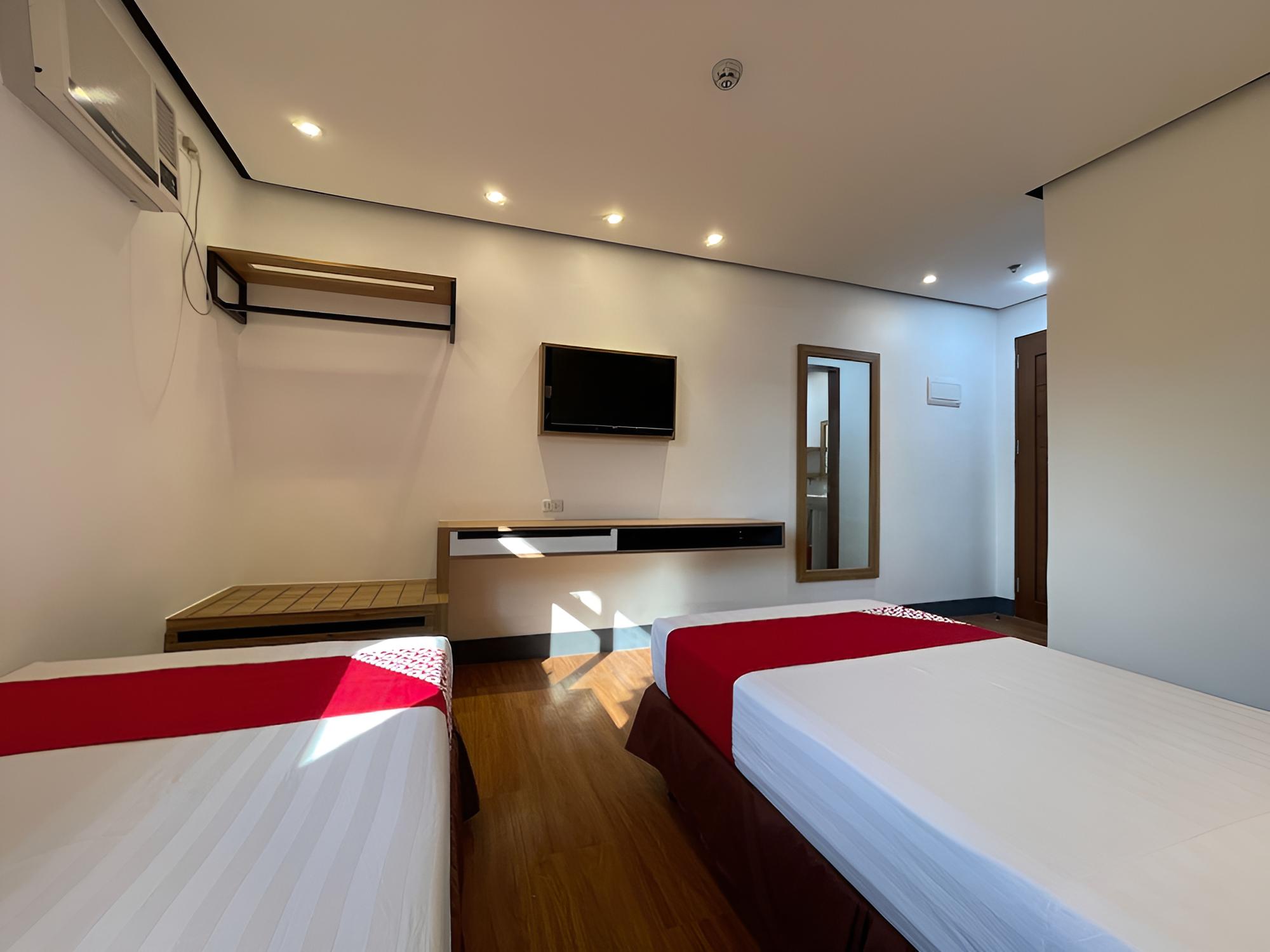 Standard Twin Room - Photo 2