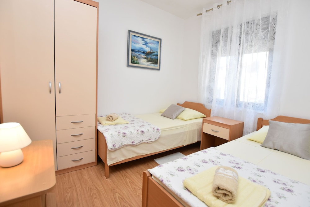 Apartment (A1)