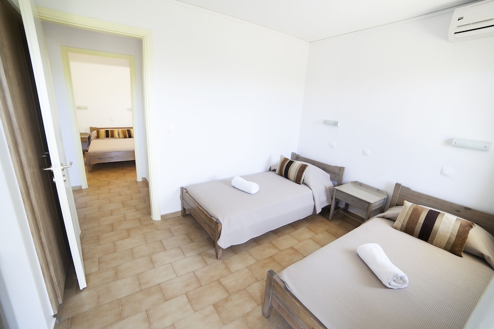 Family Room, 2 Bedrooms