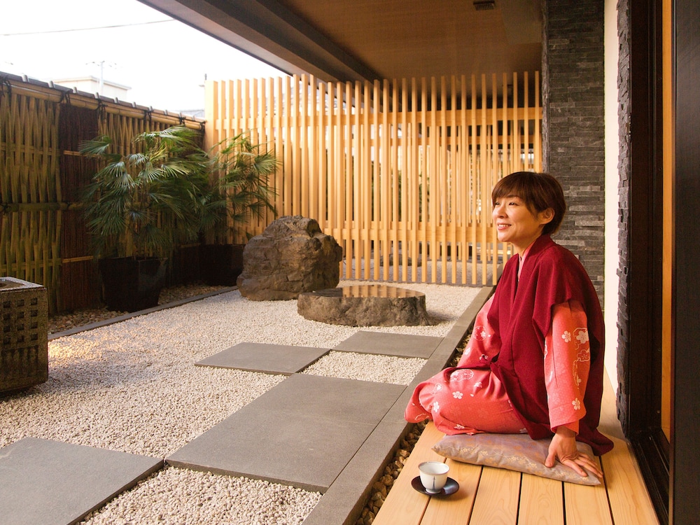 Japanese Style Room with Japanese Private Stone Garden (36sqm)