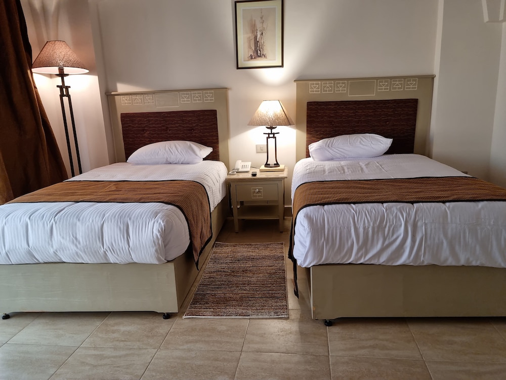 Standard Double or Twin Room, Sea View - Photo 1