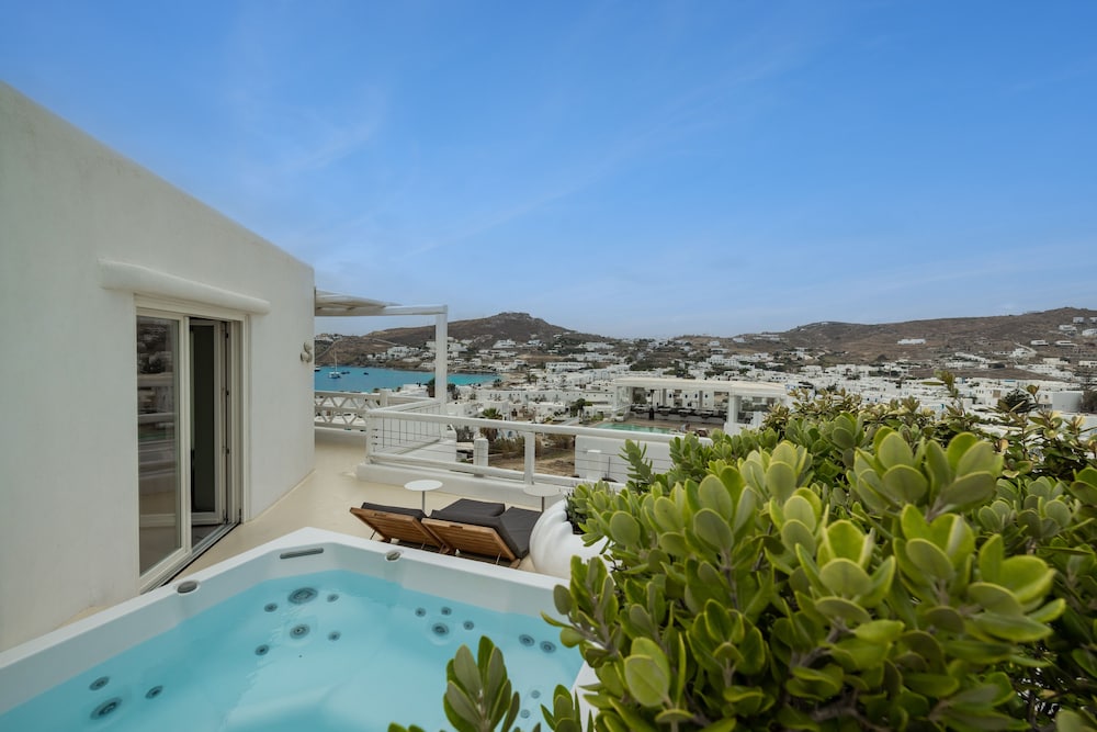 Vista Suite With Panoramic View & Outdoor Hot Tub photo 3