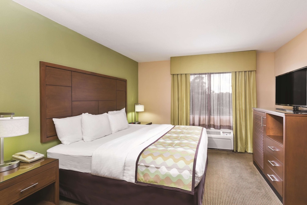 Room, 1 King Bed, Non Smoking - Photo 2