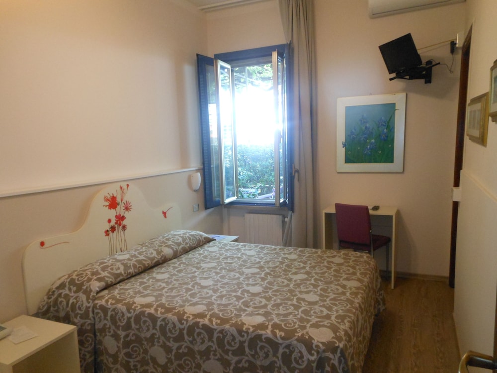 Double or Twin Room photo 2