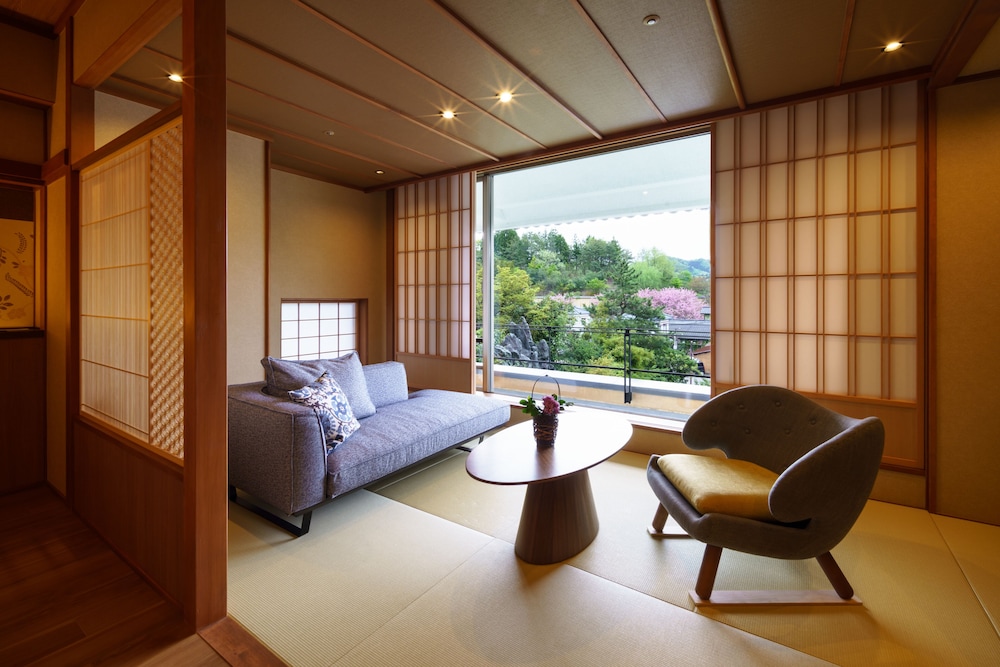 Japanese modern twin room with cypress bath Non Smoking photo 3