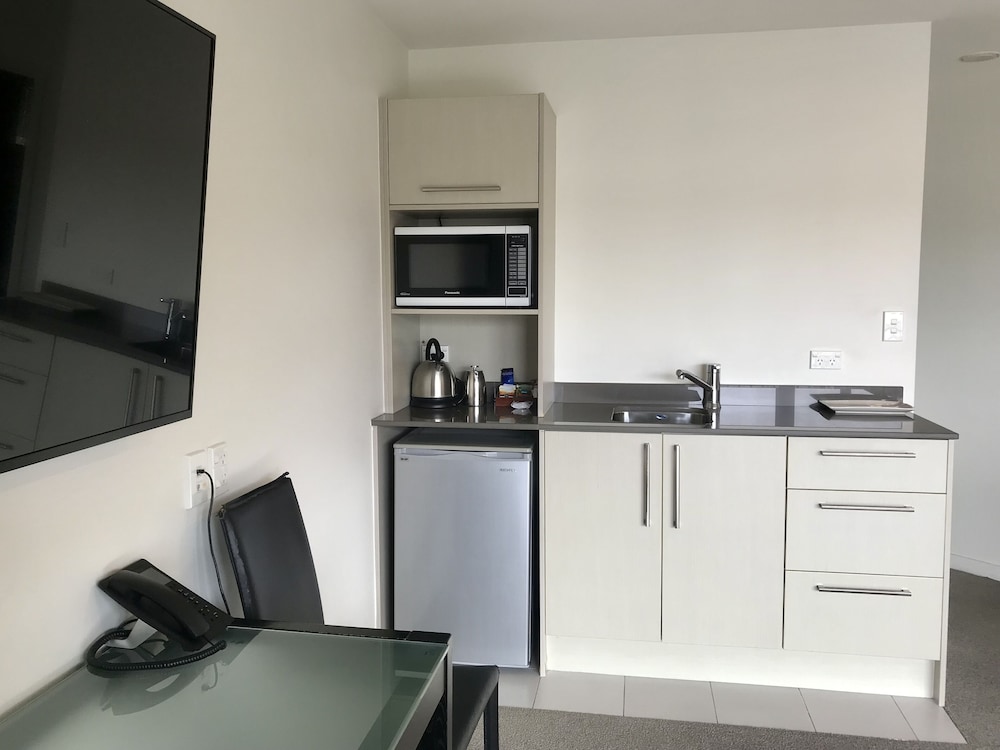 Deluxe Suite, 1 Bedroom - Photo 4