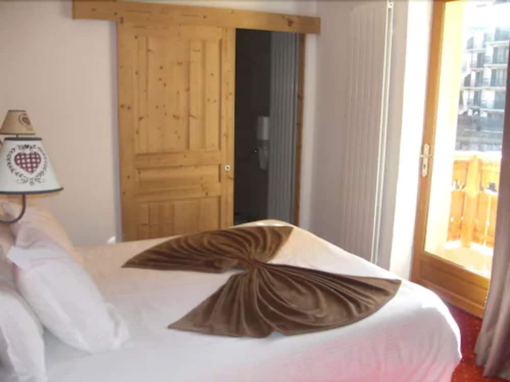 Classic Double or Twin Room, Pool Access, City View Classic Double or Twin Room, Pool Access, City View