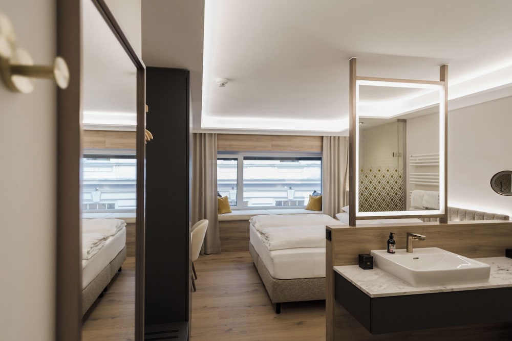 Deluxe Room - Photo 6