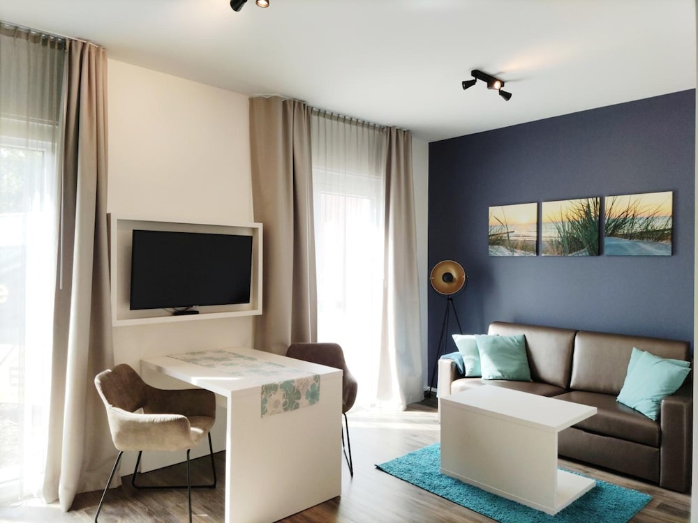 Junior Studio Suite, 1 Double Bed with Sofa bed, Accessible photo 3