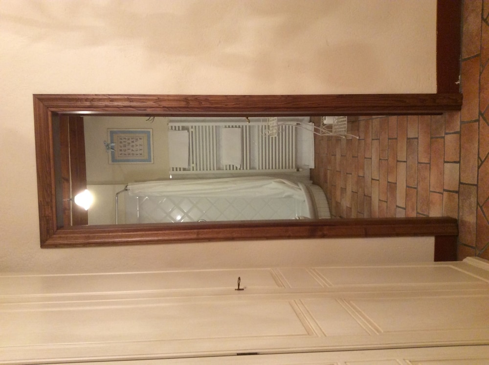 Double Room, 1 King Bed photo 3