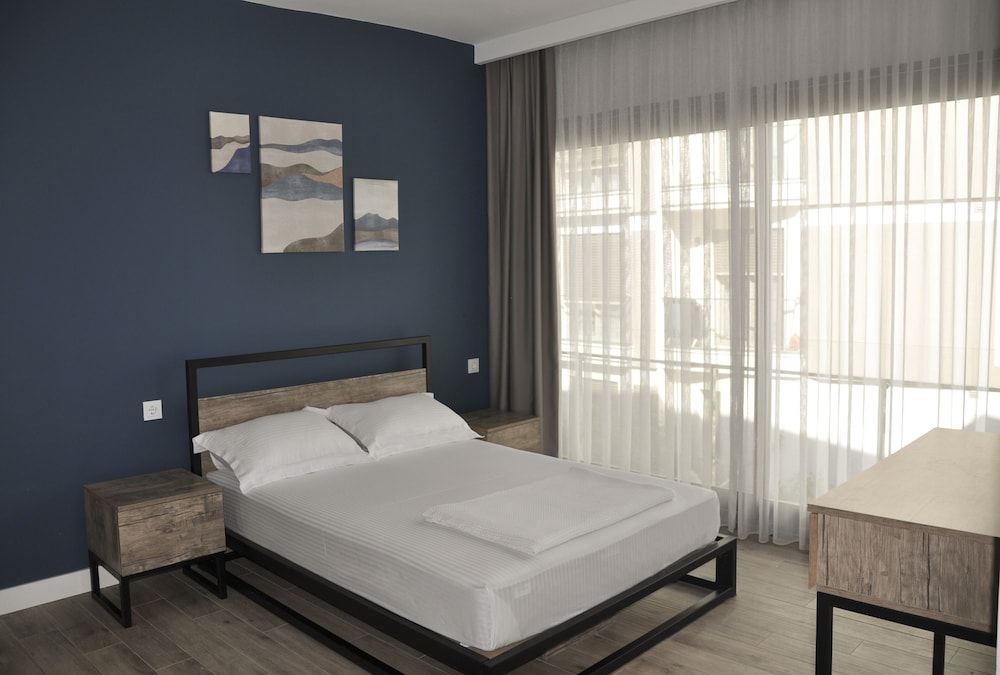 Standard Room, 1 Double Bed, Partial Sea View, Sea Facing