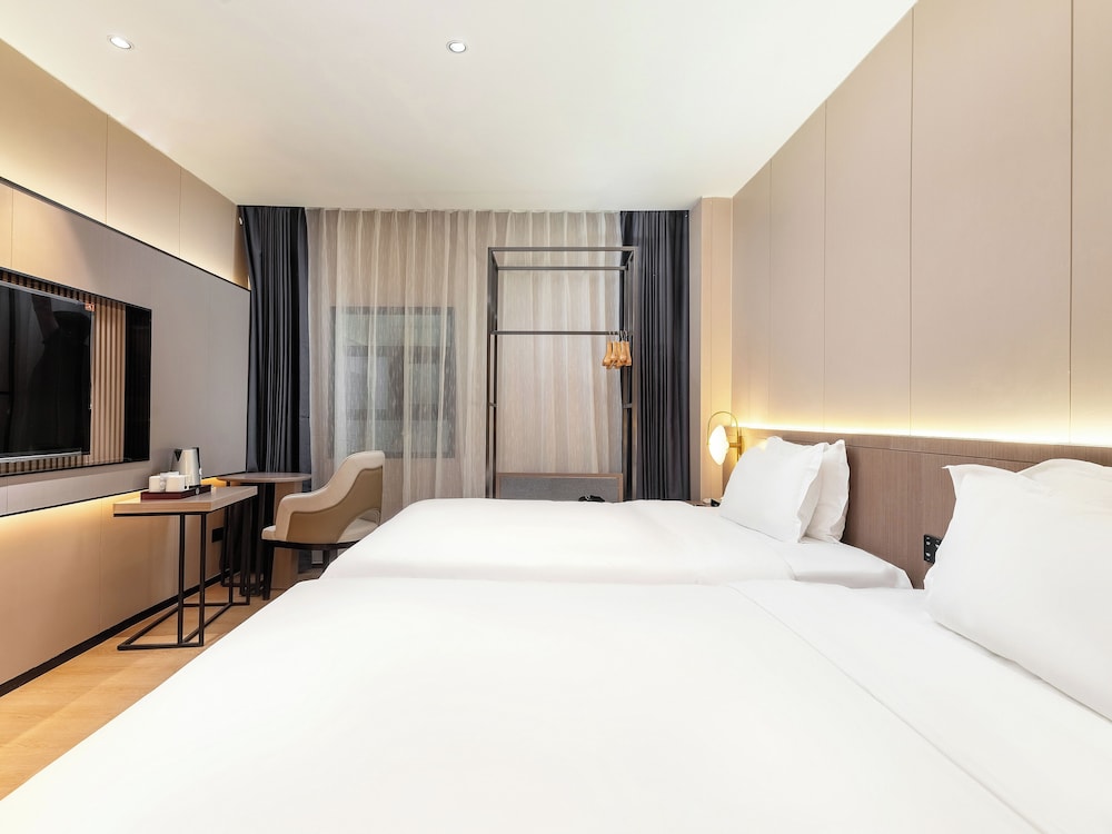 Superior Twin Room, No Windows