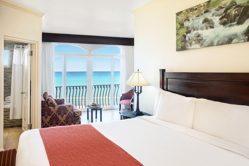 Junior Suite, Oceanfront (with Butler Suite)