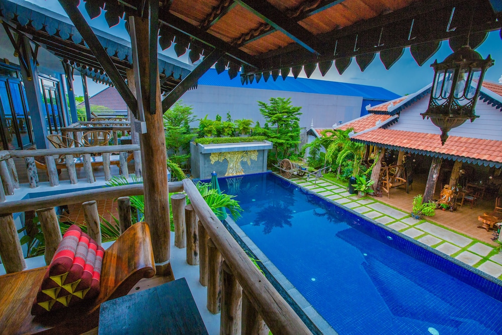 Deluxe Twin Room, 1 Bedroom, Pool View photo 3
