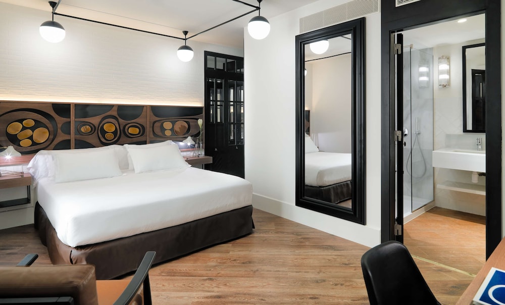 Double Room Single Use thumbnail 6