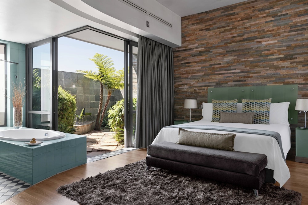 Penthouse, 1 King Bed - Photo 3