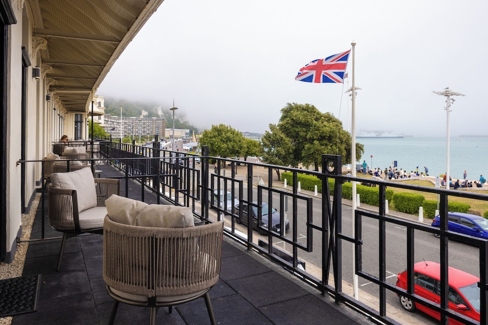 Room, 1 Queen Bed, Balcony, Sea View - Photo 4