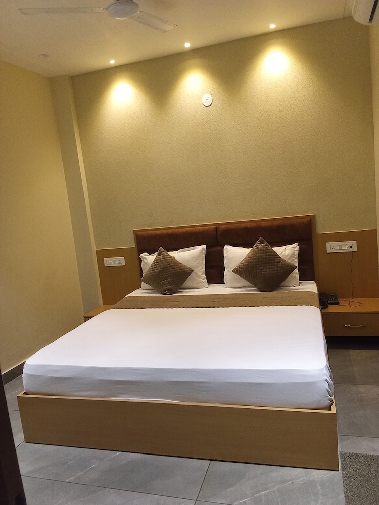 Deluxe Double Room photo 3