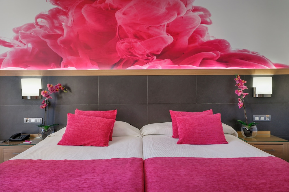 Superior Double Room, Terrace, Partial Sea View - Photo 3