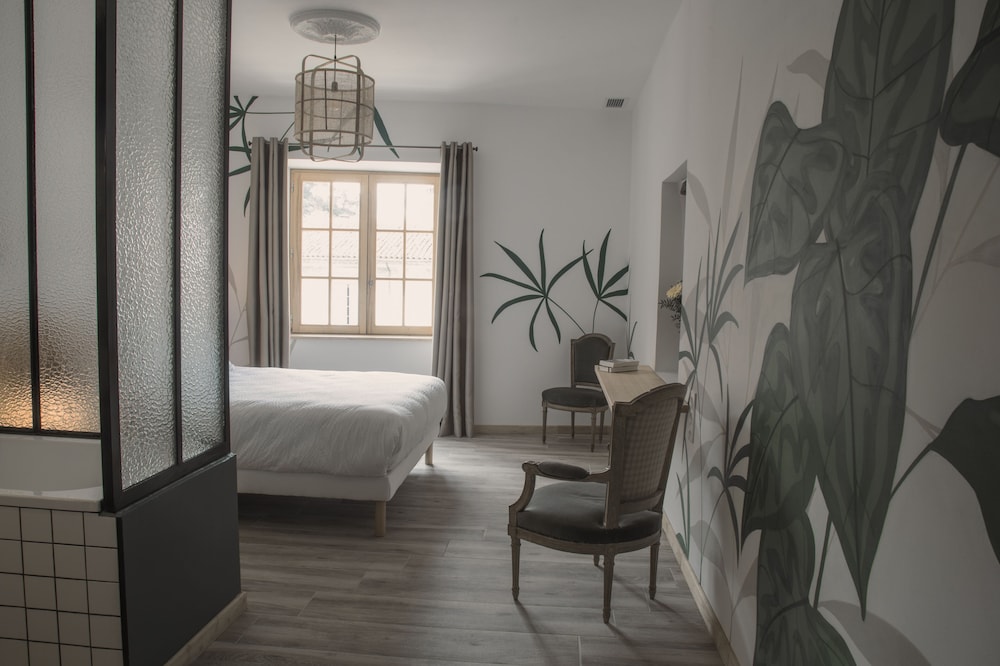 Double Room, Ensuite - Photo 2