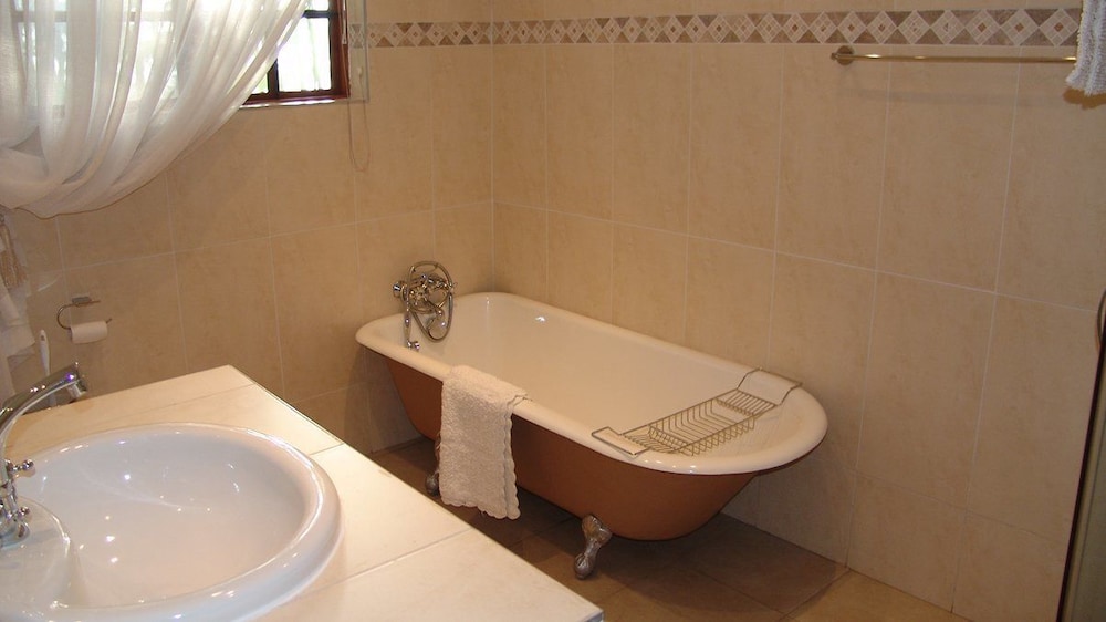 Room (Pool) photo 2