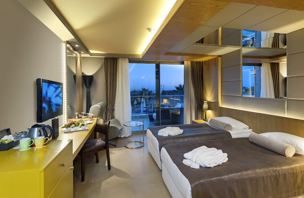 Lake House Room photo 3
