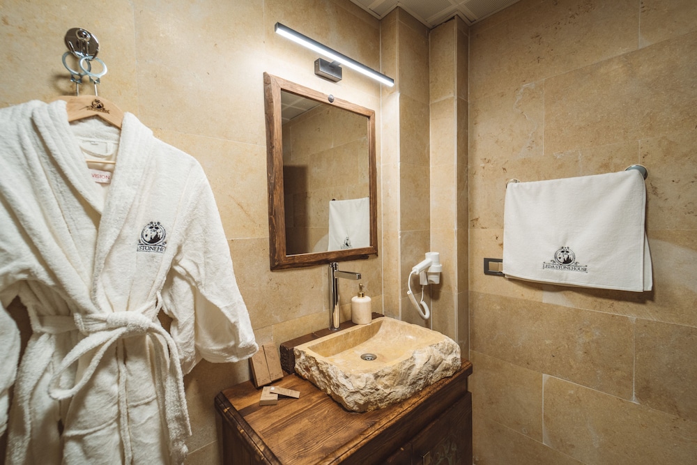 Deluxe Suite photo 3