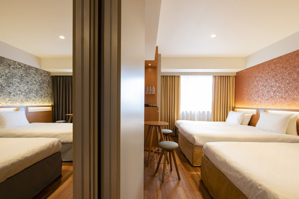 Standard Connecting Room (for six guests) - Photo 3