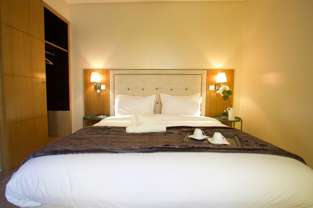 Deluxe Suite - Photo 3