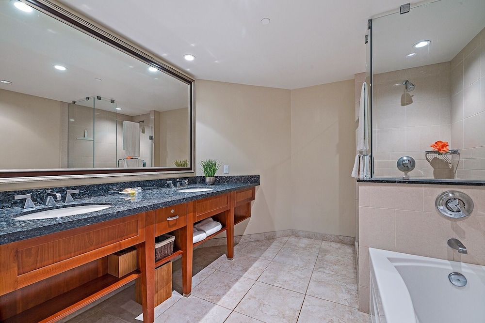 Condo, 2 Bedrooms