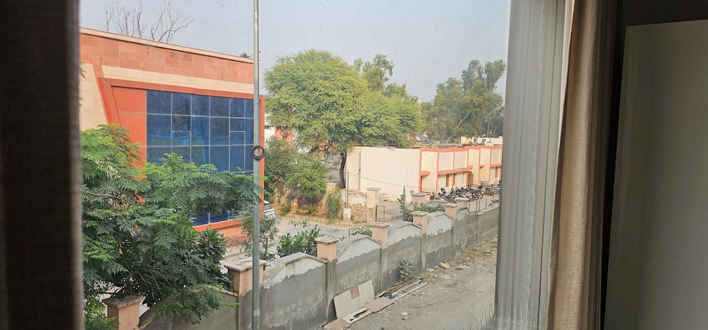 Deluxe Double Room, City View photo 1