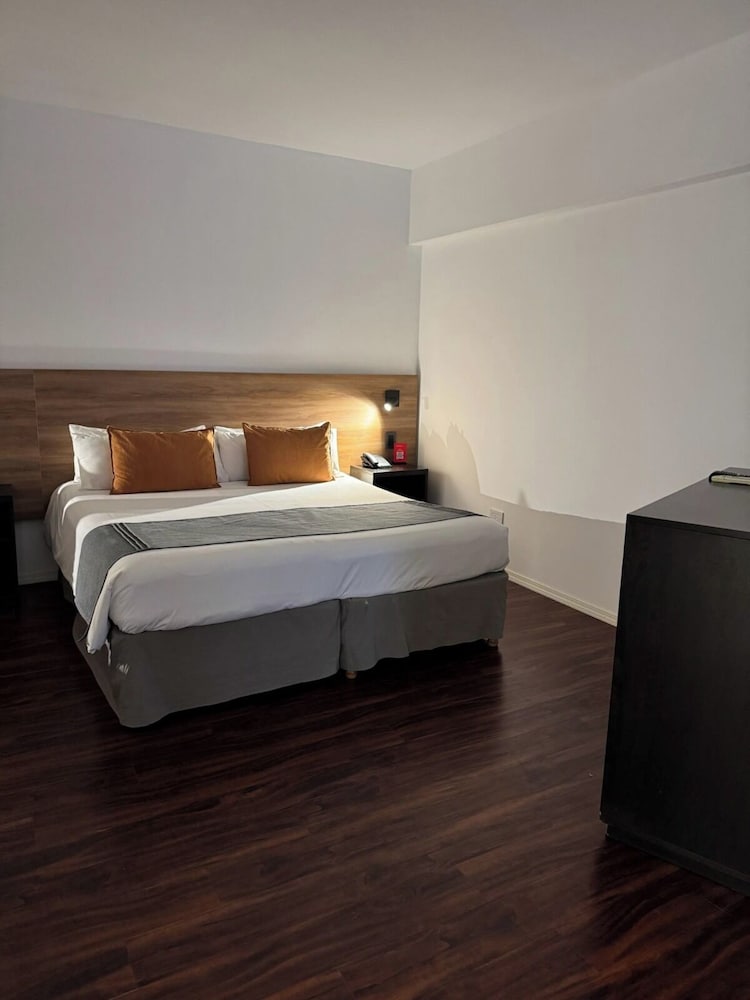 Studio Suite photo 3