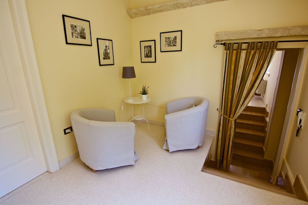 Family Room photo 3