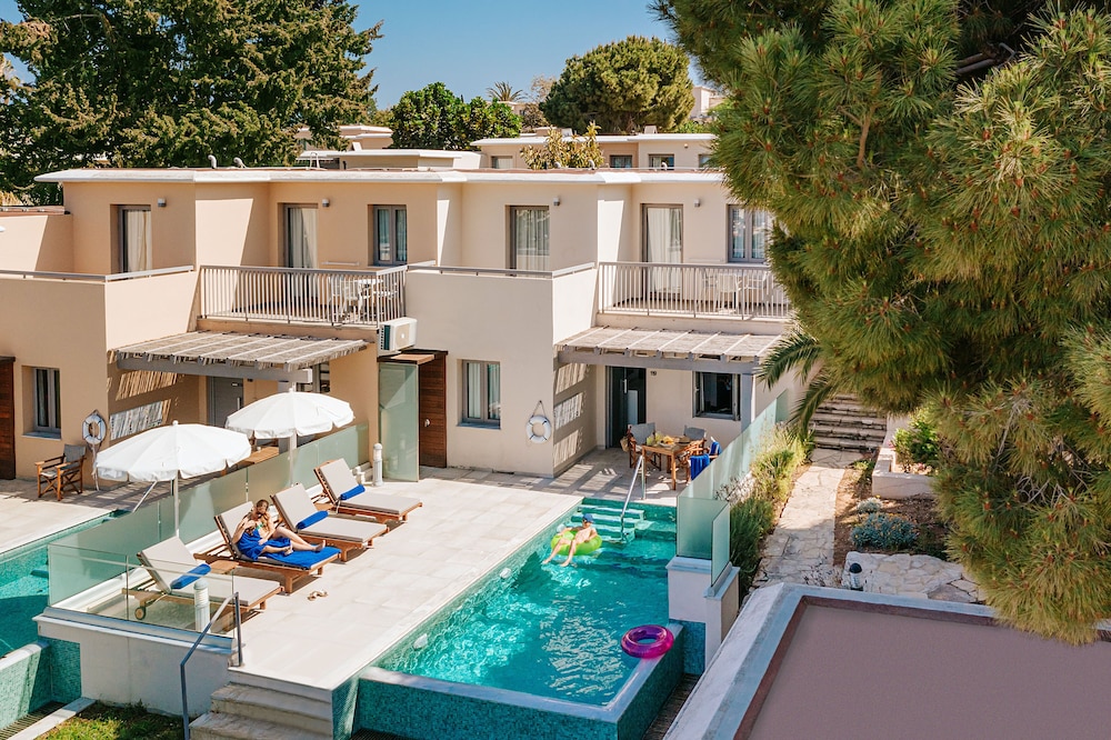Studio Suite, 1 Bedroom, Private Pool photo 3