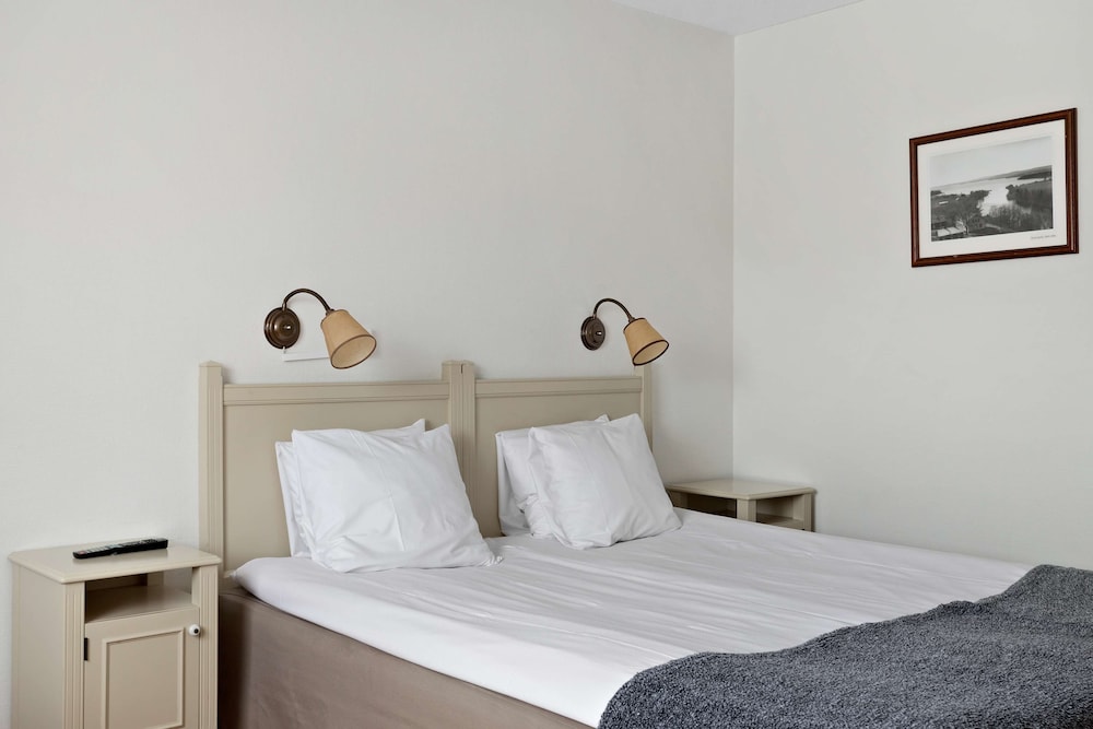 Standard Room, 1 Double Bed, Non Smoking - Photo 2