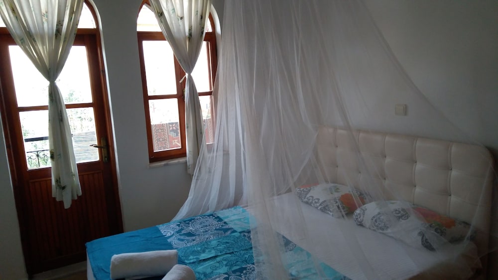 Suite, 1 Double Bed With Sofa Bed, Non Smoking, Balcony photo 2