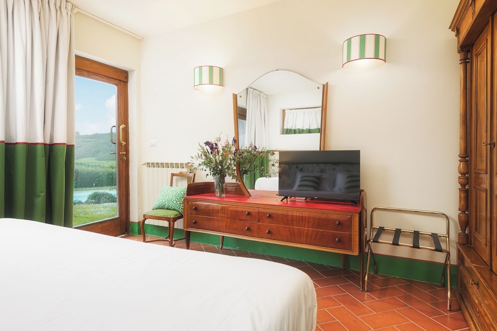 Romantic Double or Twin Room photo 3