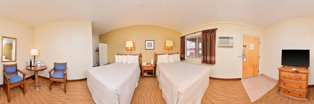 Room, 2 Queen Beds photo 3