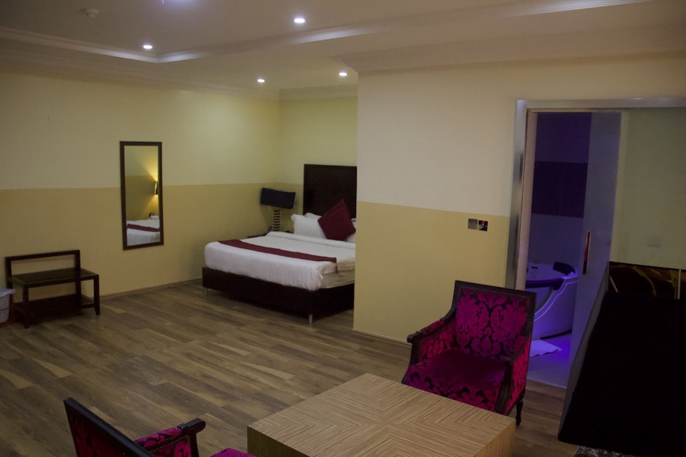 Emerald Suite