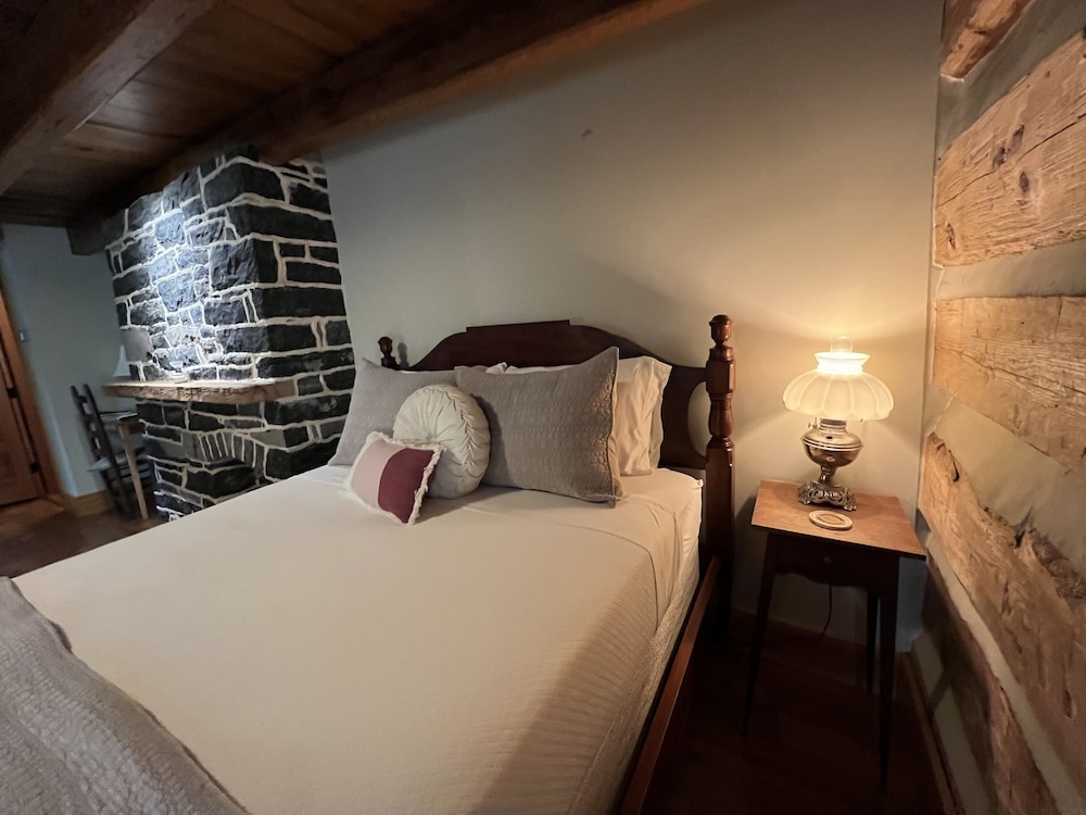 Standard Room, Ensuite (The Silk Room) photo 3